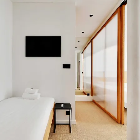 Апартаменты Amazing Place 1br Marais Republique