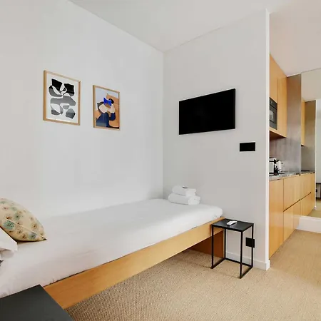 Amazing Place 1br Marais Republique Апартаменты *