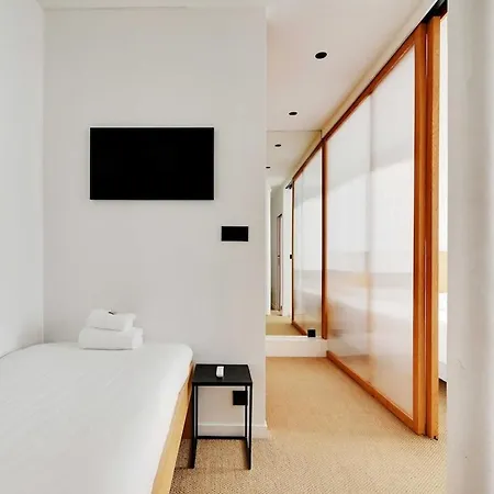 Апартаменты Amazing Place 1br Marais Republique
