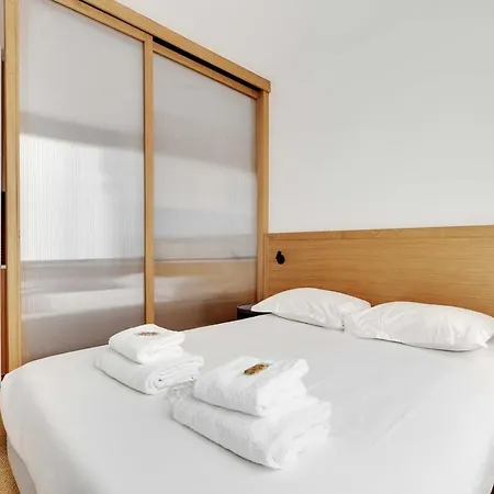 Amazing Place 1br Marais Republique * Париж